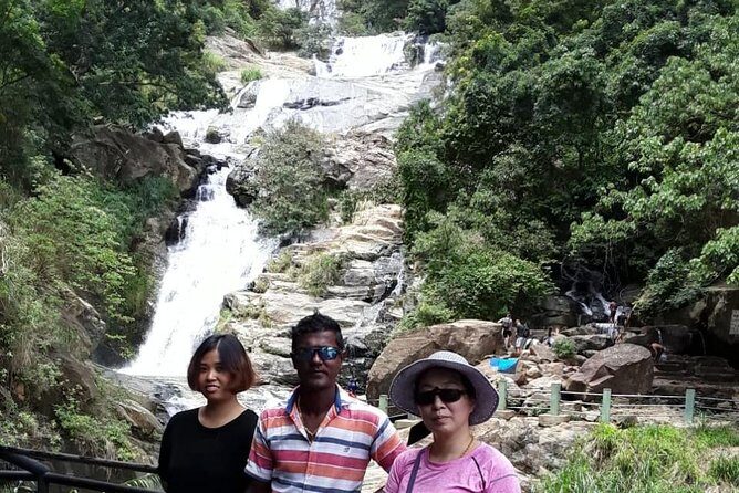 Surfing Lessons - An In-Depth Look at the Surfing Lessons Experience in Hikkaduwa