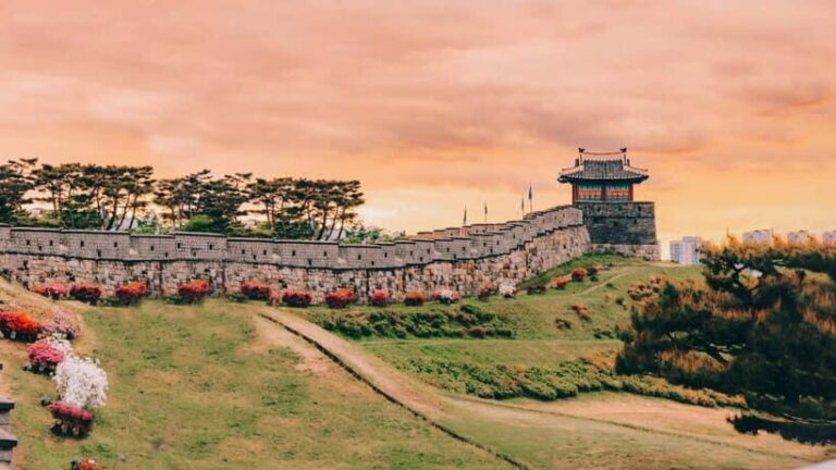 Suwon Hwaseong Fortress & Jangtaesan Tour: Autumn Leaves - Exploring Suwon Hwaseong Fortress: An Architectural Marvel