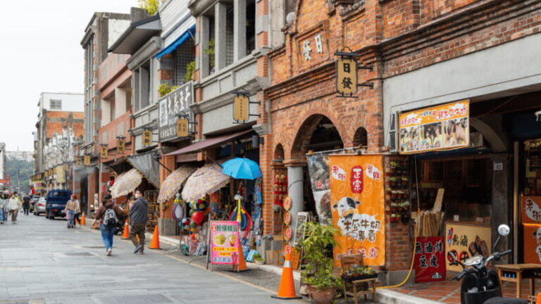 Taipei: Daxi Old Street and Tea Factory, Xiaowulai Day Tour - Who Will Enjoy This Tour Most?
