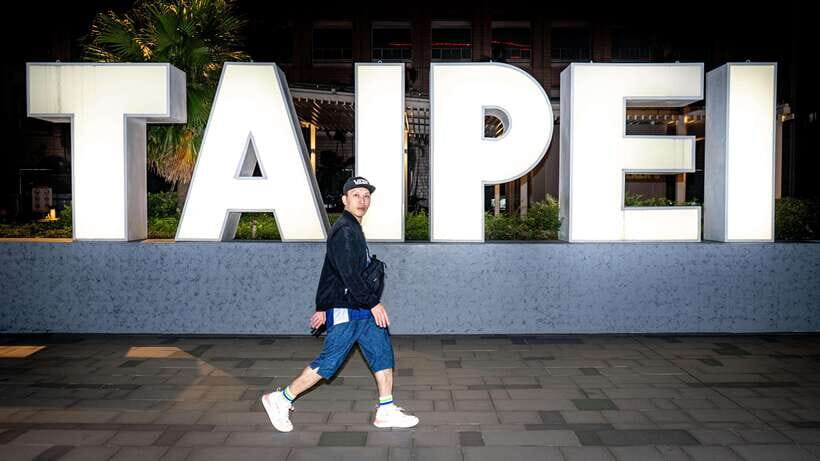 Taiwan Taipei: VIP Photoshoot with Taiwan Photographer - Discover Taipei Through a Professional Lens