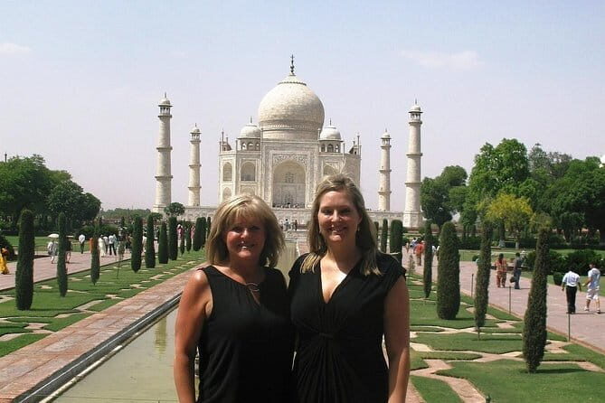Taj Mahal Day Trip Including Same Day Flights from Mumbai - What Travelers Say