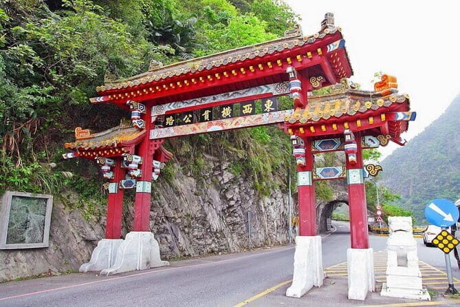 Taroko, Qingshui Cliff, Xincheng Old Street & Qixingtan Day Tour - Practical Aspects & Value