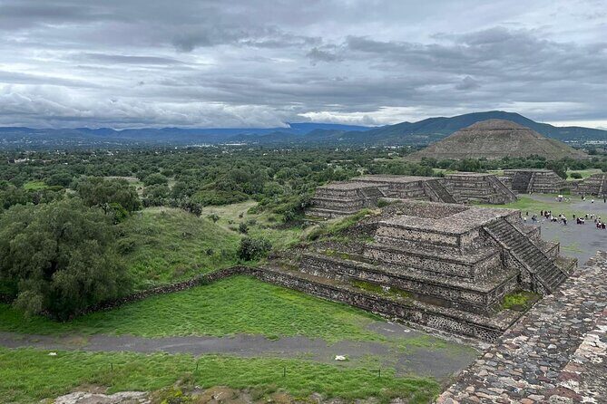 Teotihuacan Pyramids small groups and Basilica of Guadalupe - Who Would Love This Tour?