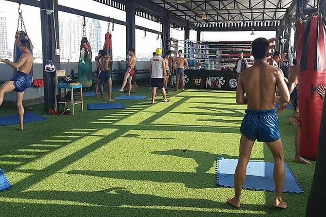 Thai Boxing Lesson, family and Kids Friendly - A Close Look at the Muay Thai Family Adventure in Bangkok