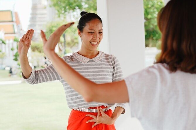 Thai Dance Class at Wat Arun - Who Will Love This Experience?