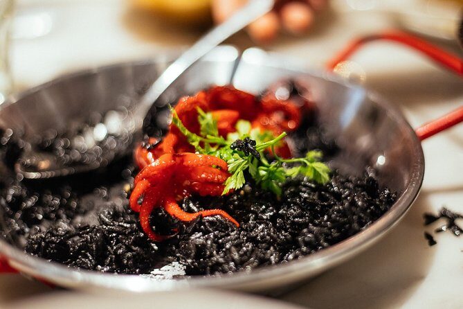 The 10 Tastings of Hong Kong With Locals: Private Street Food Tour - What Reviewers Say: Authenticity and Food Quality