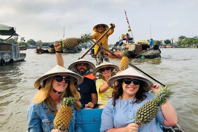 The hidden Fabulous Floating Market and Small Canal - A Deep Dive into the Experience