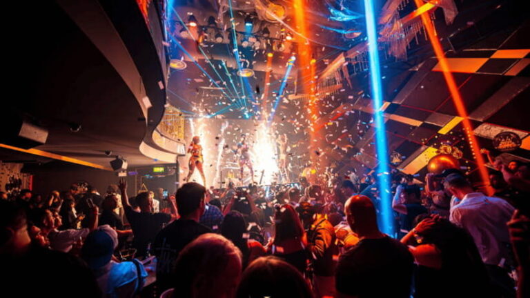 The Original Bangkok Pub Crawl - Who Will Love This Tour?