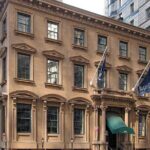 The Outlaws Who Built NYC Walking Tour - Who Should Consider This Tour?