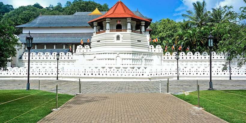 Three Temples Loop In Kandy Day Tour By Tuk Tuk - Why This Tour Works Well