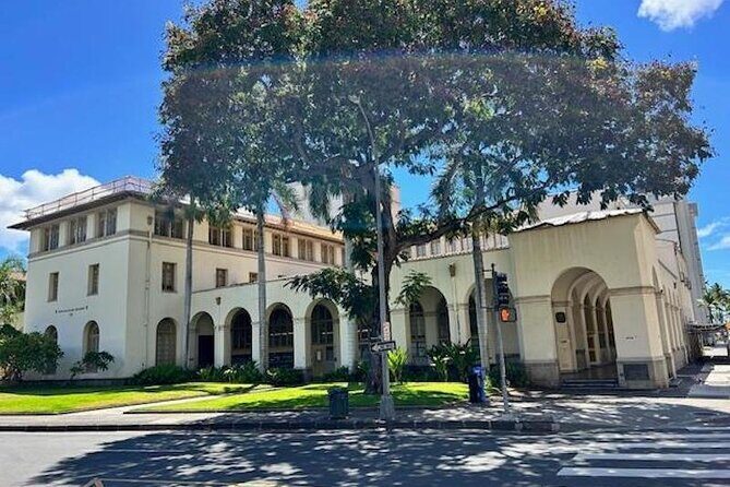Through A Glass Darkly The Strange and Tragic History Of Honolulu - Exploring Honolulus Hidden Layers