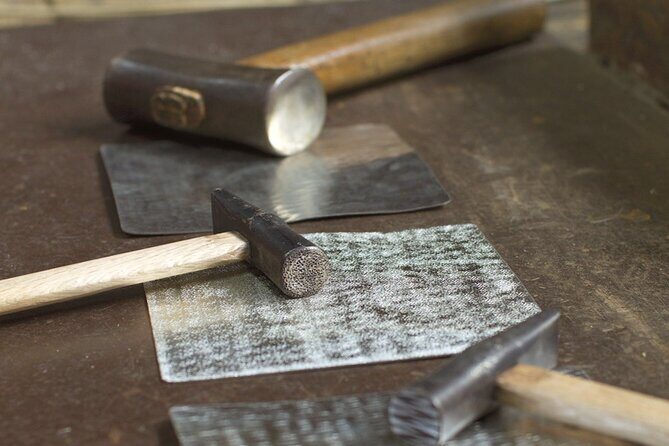 Tin Plate Making Experience in Toyama - A Closer Look at the Experience