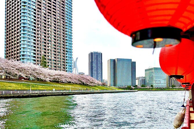 Tokyo Bay Yakatabune Cruise with Traditional JapaneseShow Drinks - The Experience in Detail