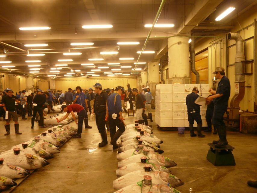 Tokyo: Guided Walking Tour of Tsukiji Market with Lunch - Authentic Experiences and Authenticity