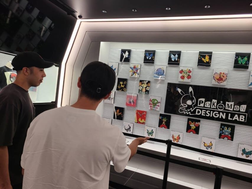 Tokyo: Japanese anime stores with ramen lunch in Shibuya - Visiting Iconic Stores in Shibuya