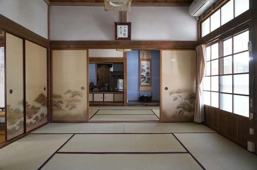 Tokyo: Overnight Temple Stay & Authentic Zazen Experience - Who Should Consider This Tour?