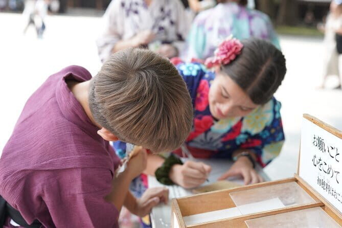 Tokyo, Shibuya: Meiji Shrine Tour in KIMONO / English-friendly - The Guided Tour of Meiji Shrine