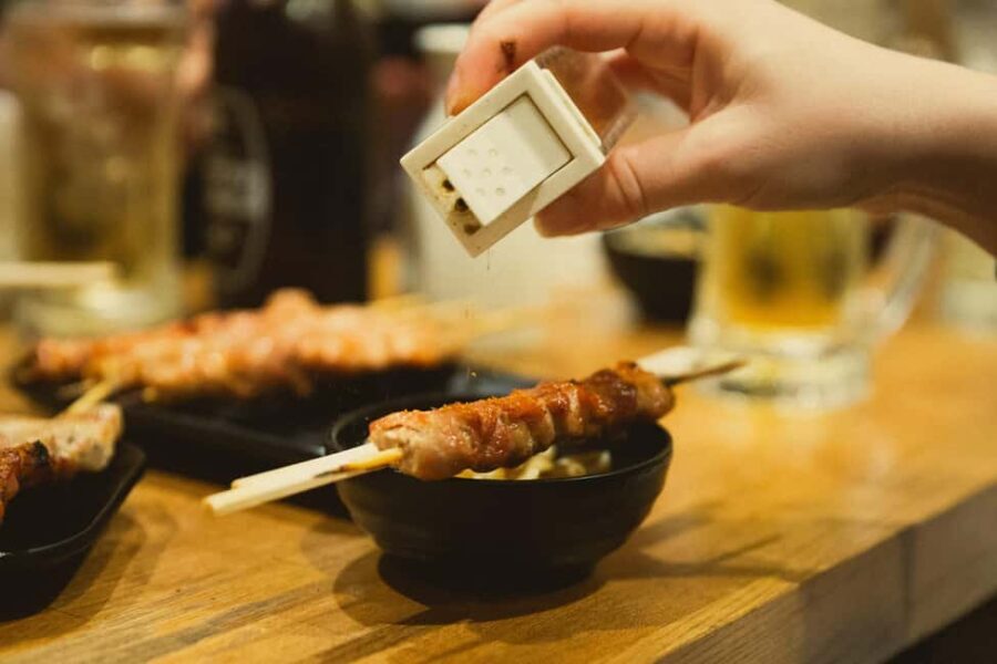 Tokyo: Shinjuku Izakaya and Golden Gai Bar Hopping Tour - A Deep Dive into the Shinjuku Nightlife Experience