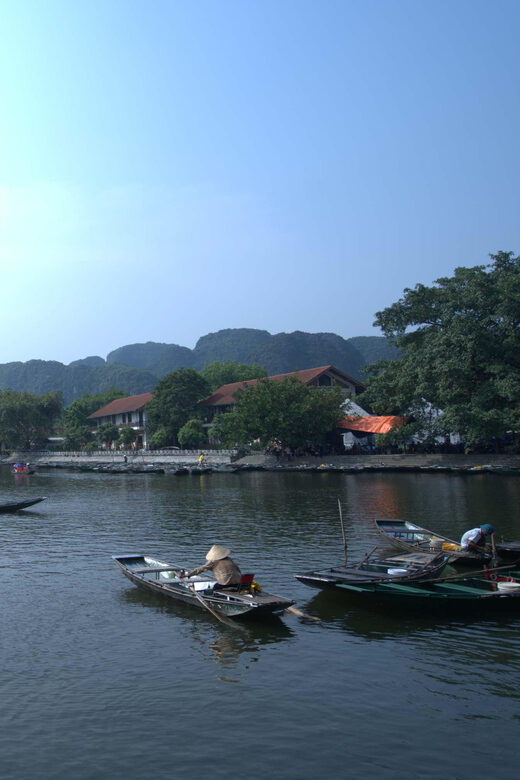 Tour Hoa Lu - Tam Coc - Mua Cave - Biking with Buffet Lunch - What Makes This Tour Stand Out