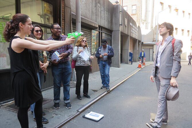 Tour Noir: A Dame To Guide For - Key Points