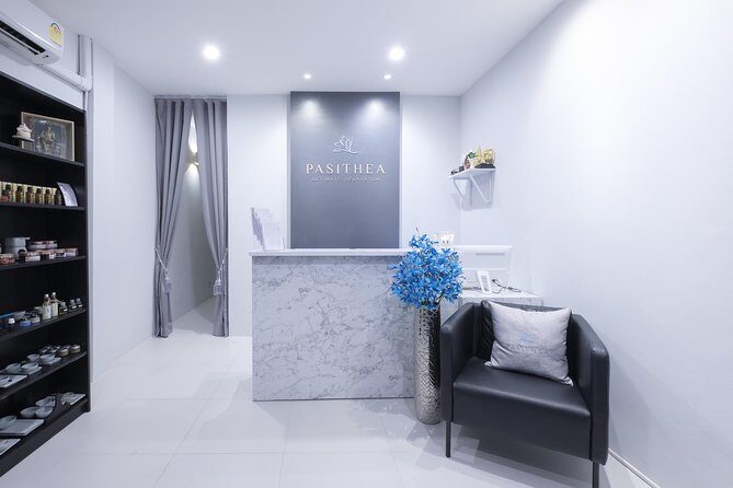 Traditional Thai Massage with Herbal Compress 120 min - Key Points