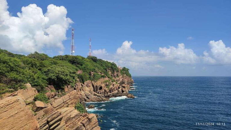 Trincomalee: City Tour with Koneswarm and Crocodile lake - Authentic Experiences and Authenticity