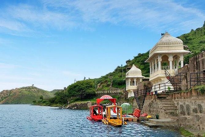 Udaipur Sightseeing Day Tour with Professional Guide and Driver - How the Experience Comes Together