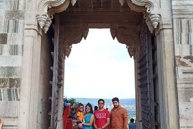 Udaipur Sightseeing Tour By Car With Guide - Who Should Book This Tour?