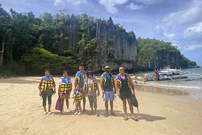Underground River Group Tour w/ Lunch & Return to Puerto Princesa - What the Reviews Say