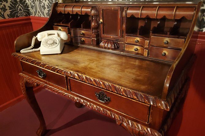 Vampire's Lair Escape Room Game for Private Group - Who Will Love the Vampire’s Lair Escape Room?