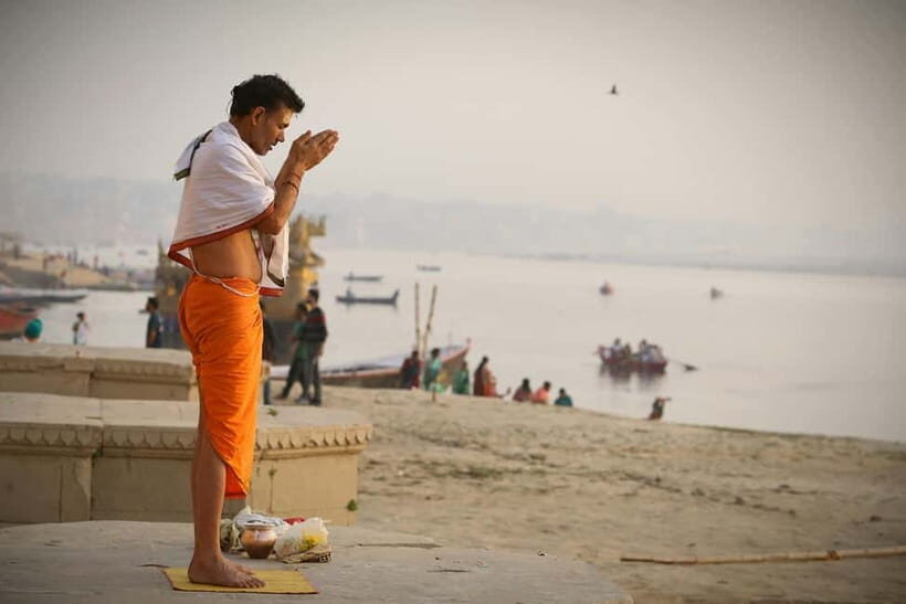 Varanasi: Half-Day City Tour & Evening Aarti with Boat Ride - A Closer Look at the Itinerary