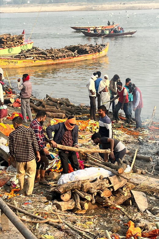 Varanasi: Manikarnika Ghat (Oldest Cremation Site) Tour - The Balance of Value and Experience
