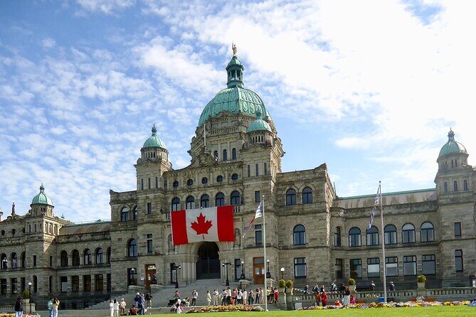 Victoria Private Tour Visiting City and Butchart Gardens - FAQs