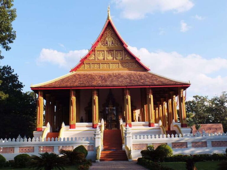 Vientiane City Highlights Tour with Buddha Park & Lunch - A Delicious Lao Lunch and the Buddha Park