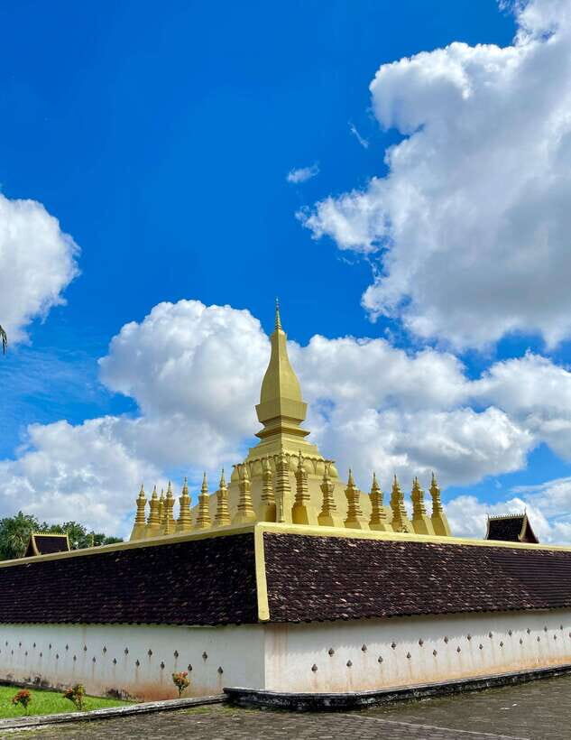 Vientiane: Half-Day City Tour with Patuxai and Buddha Park - Detailed Review of the Tour Experience