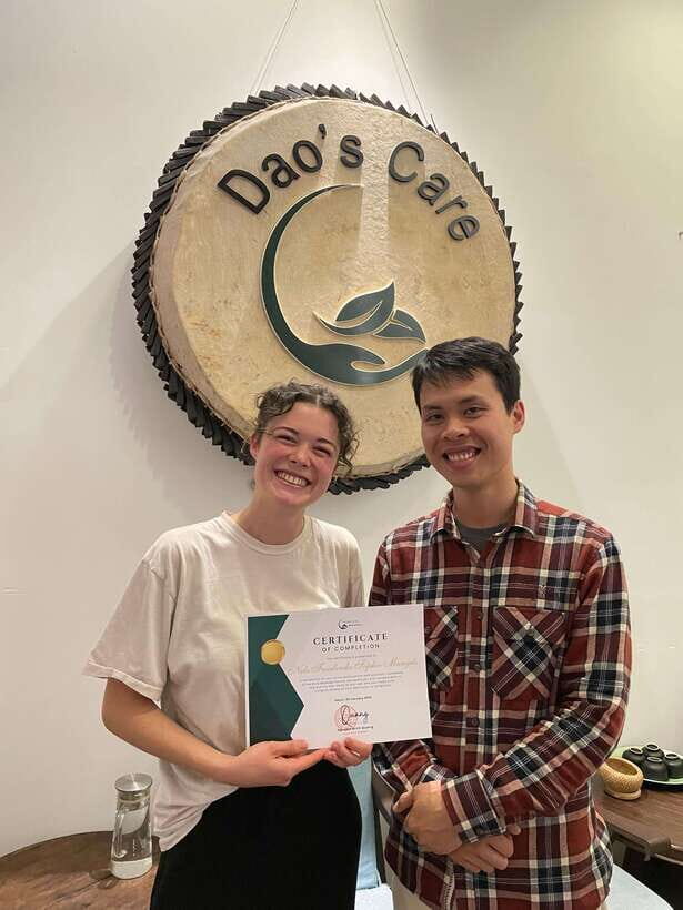 Vietnamese deep tissue neck and shoulder massage class - The Learning Experience