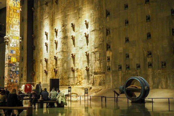 Visit The 9/11 Museum and Manhattan Walking Tour - Visiting the 9/11 Museum