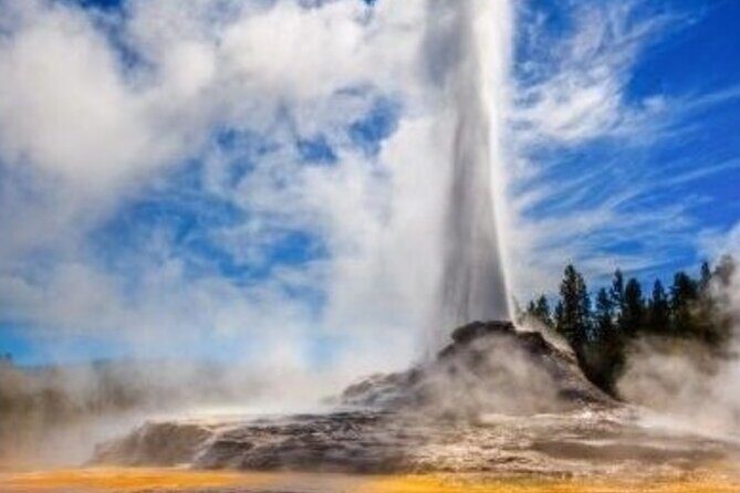 Volcanic Wonderland at Yellowstones Hot Springs and Geysers - The Itinerary: A Well-Rounded Exploration