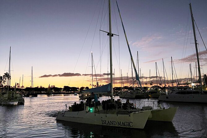 Waikiki Beach Catamaran Friday Night Fireworks Tour - Why the Waikki Fireworks Catamaran Tour Truly Shines