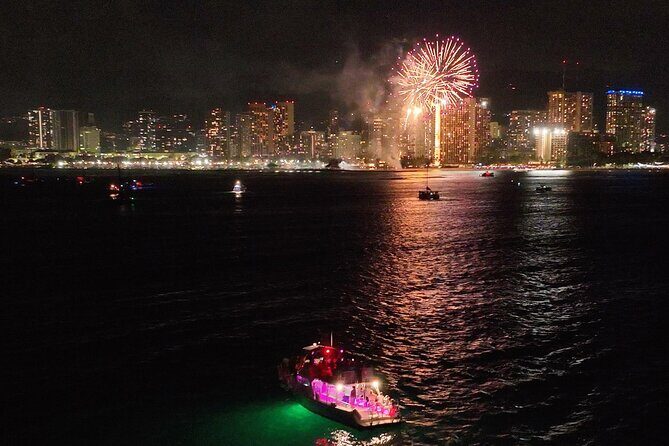 Waikiki Friday Fireworks Party Cruise with Live DJ & Full Bar - A Closer Look at the Waikiki Friday Fireworks Party Cruise