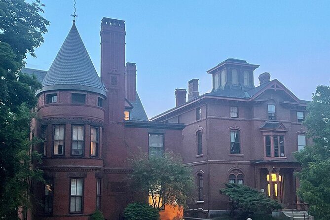 Walk With Ghosts in Portland - A Detailed Look at Portland’s Haunted Walk