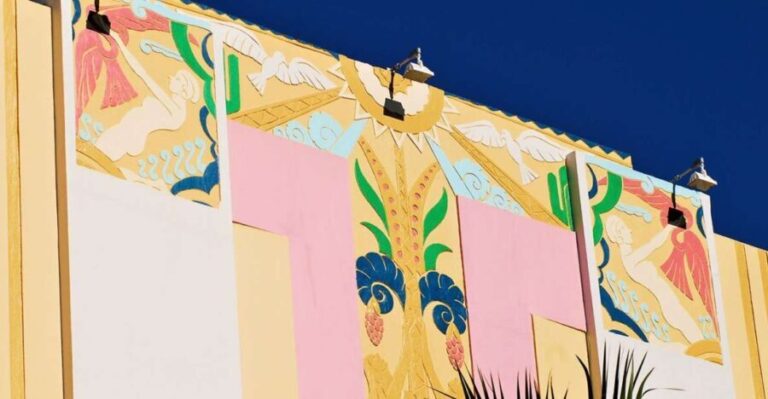 Walking Tour with Cocktails(optional) Miami - An In-Depth Look at the Art Deco Walking Tour