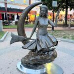 Wicked Awesome Tours: Witch Trial History and Salem Haunts! - Who Will Love This Tour?