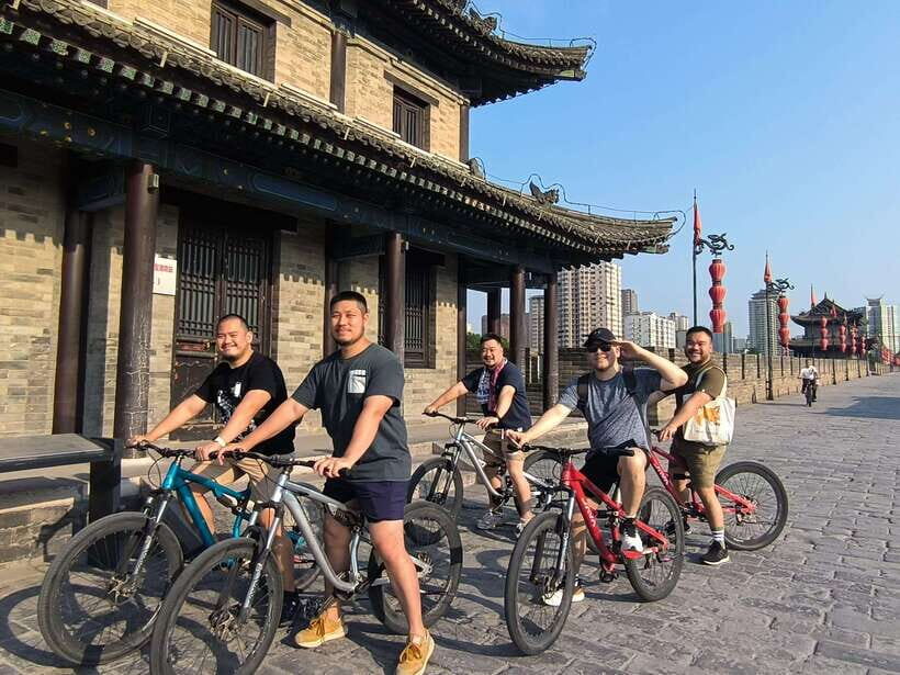 Xi'an: City Wall & Old Town Walking Tour w/ 10+ Food Tasting - Exploring the Old Town and Food Scene
