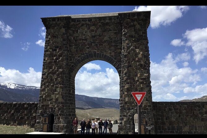 Yellowstone Wildlife and Photo Tours Upper Loop Tour From Cody