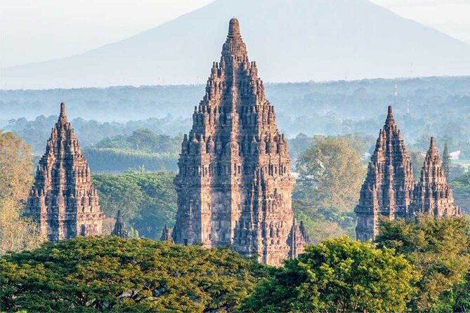 Yogyakarta: Borobudur Climb-up & Prambanan Day Trip All Inclusive - Borobudur Temple: The World’s Largest Buddhist Monument