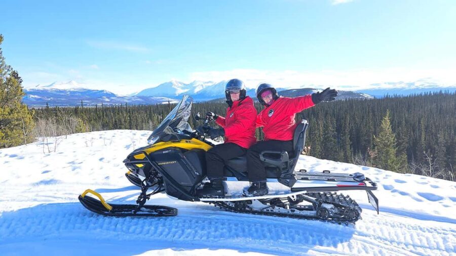 Yukon: Half-Day Snowmobile Tour - The Guides and Group Dynamics