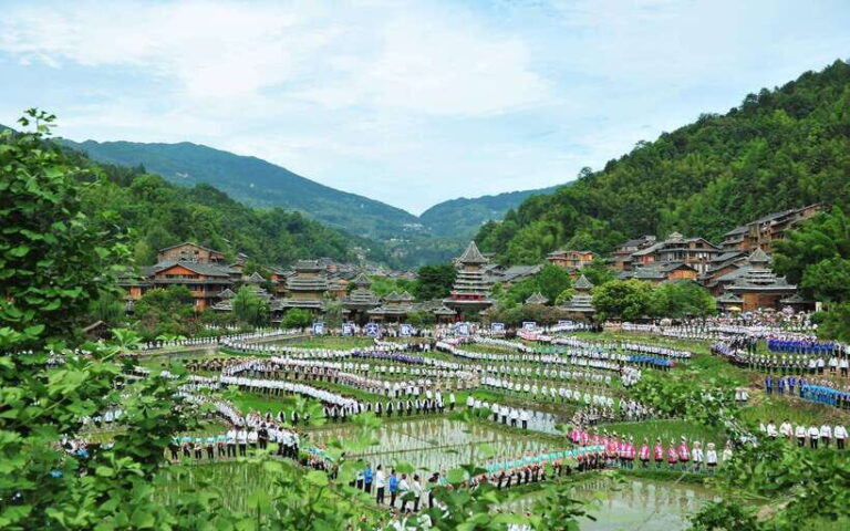 Zhaoxing: 3-Day Guided Tour with Batik Workshop - Day Two: Exploring Rice Terraces and Authentic Villages