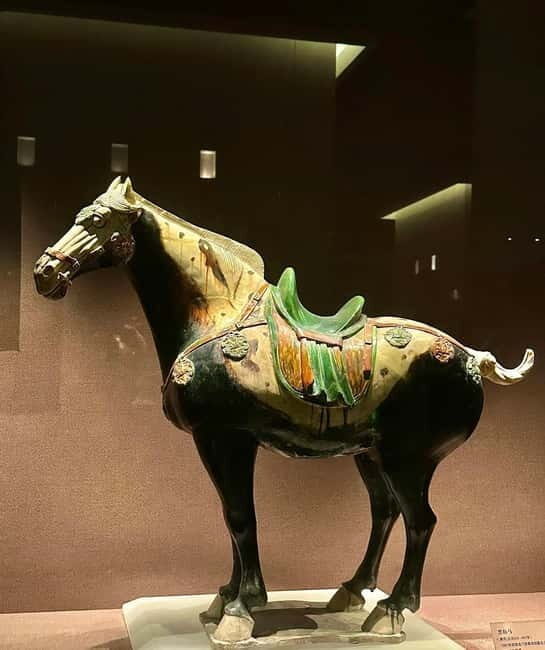 Zhengzhou to Luoyang: UNESCO Grottoes, Temples & Old Town - FAQ