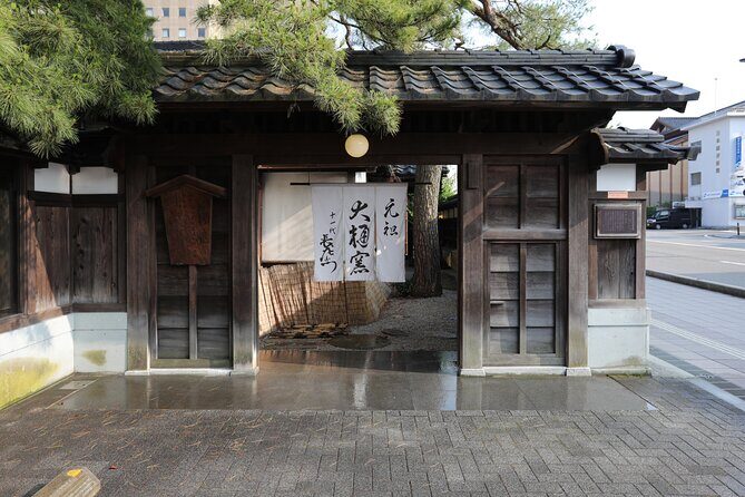 1-Day Kanazawa, Kenrokuen Garden, Samurai District & Sushi-making - Who Will Love This Tour?